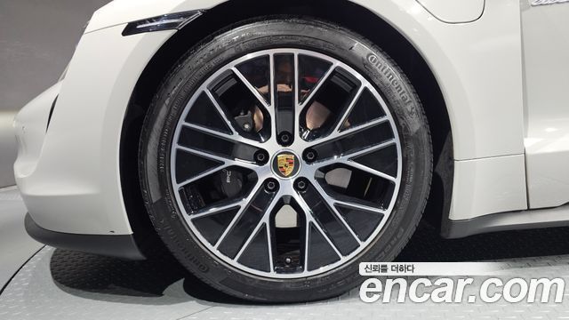 Porsche Taycan 2023 — photo 5