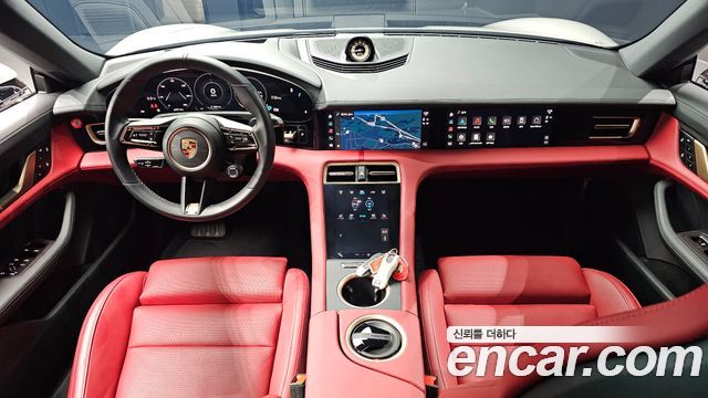 Porsche Taycan 2023 — photo 10