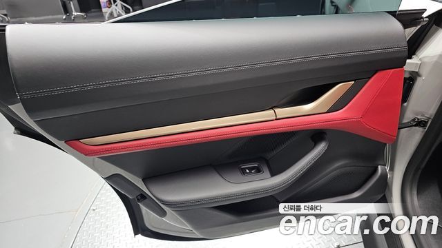 Porsche Taycan 2023 — photo 15