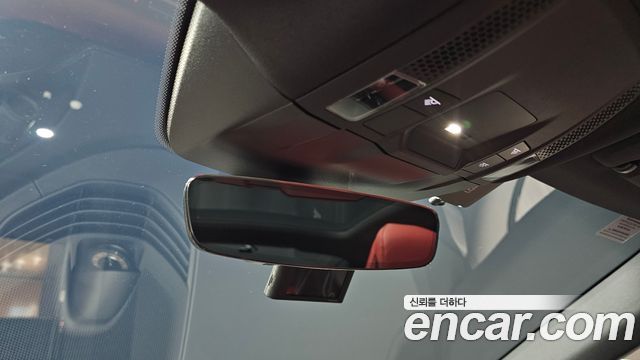 Porsche Taycan 2023 — photo 28