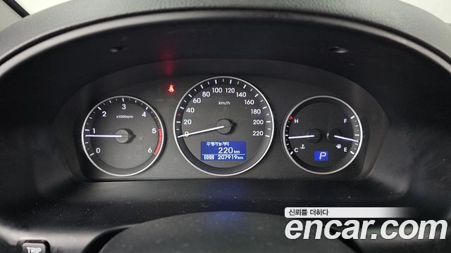 Hyundai Starex 2017 — photo 8