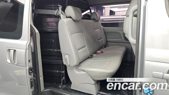 Hyundai Starex 2017 — photo 12