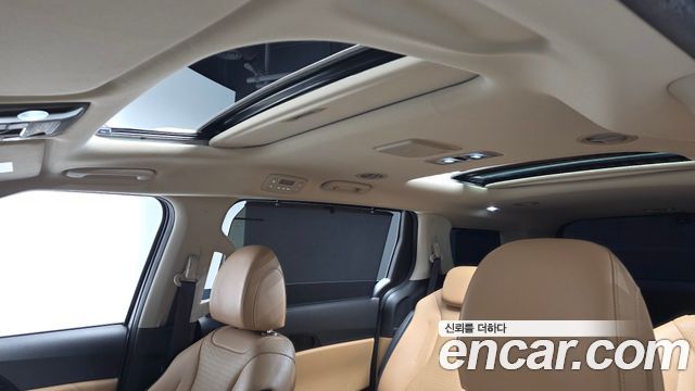 Kia Canival 2021 — photo 16