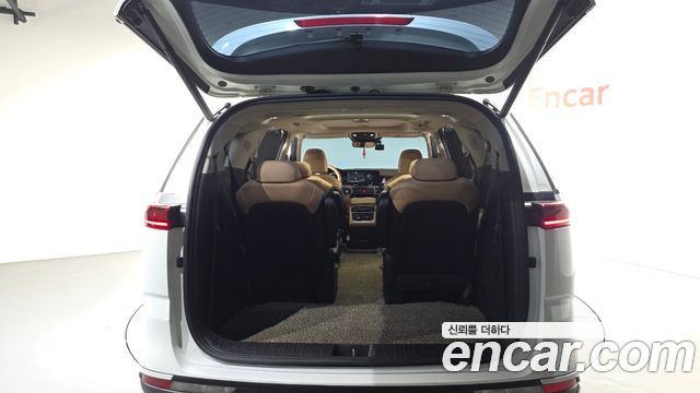 Kia Canival 2021 — photo 18