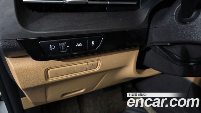 Kia Canival 2021 — photo 20