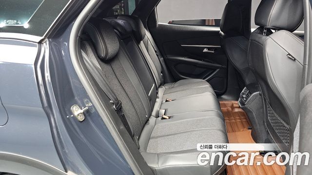 Peugeot 3008 2019 — photo 11
