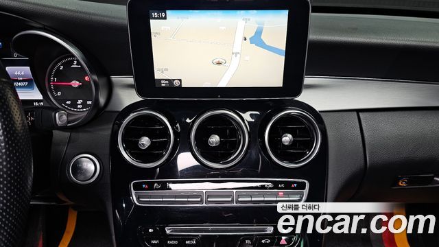 Mercedes-Benz C-Class 2016 — photo 15