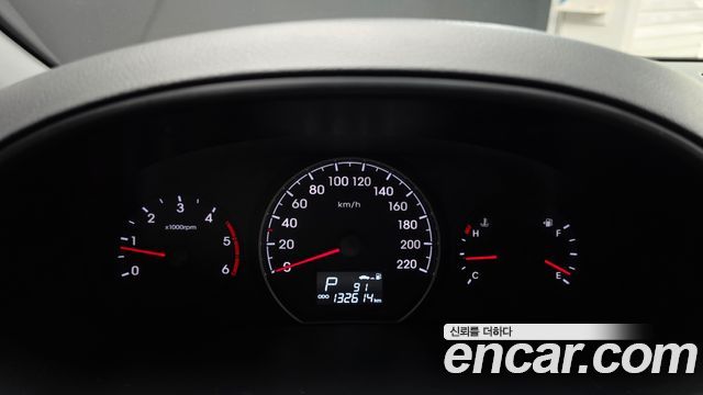 Hyundai Starex 2016 — photo 11