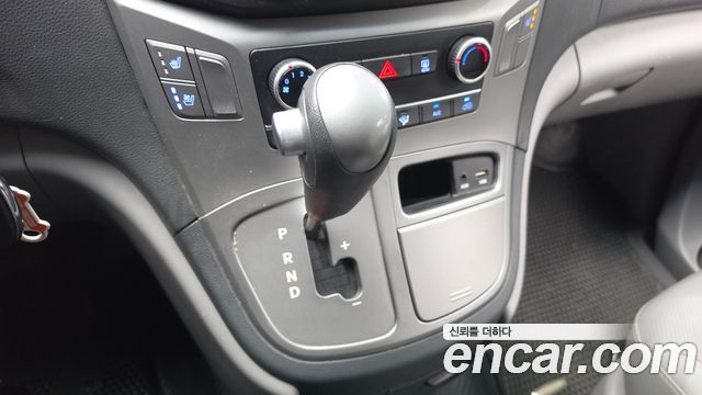 Hyundai Starex 2016 — photo 12