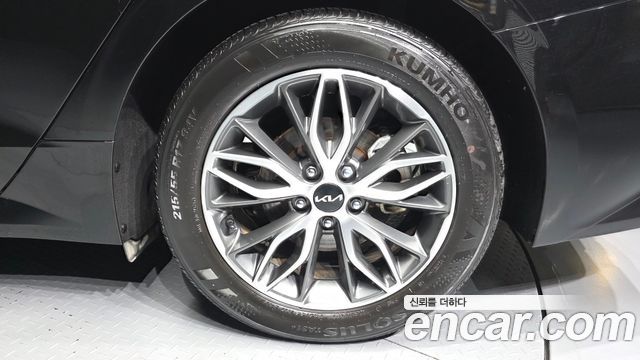 Kia K5 2023 — photo 7