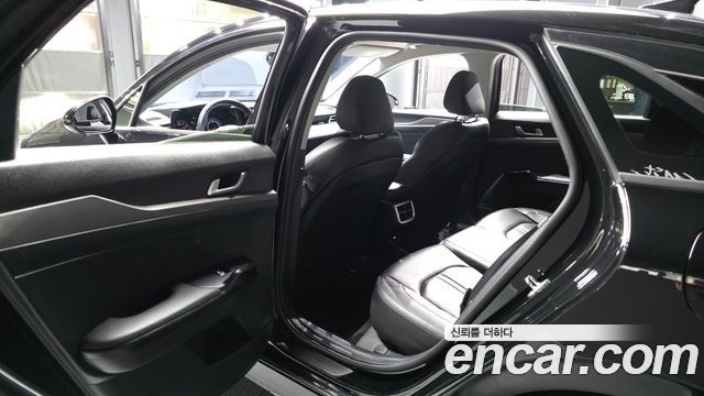 Kia K5 2023 — photo 16