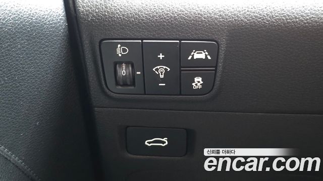 Kia K5 2023 — photo 28