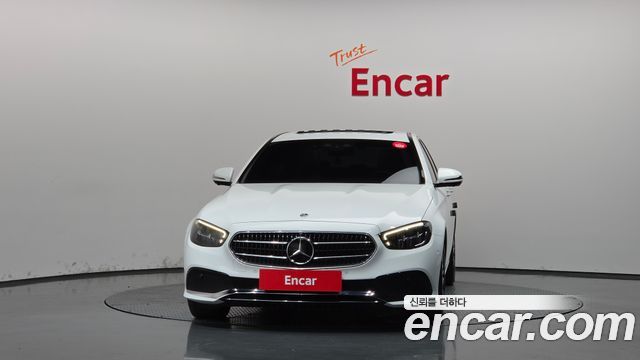 Mercedes-Benz E-Class 2022 — photo 3