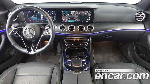 Mercedes-Benz E-Class 2022 — photo 10