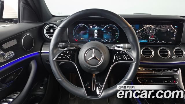 Mercedes-Benz E-Class 2022 — photo 19