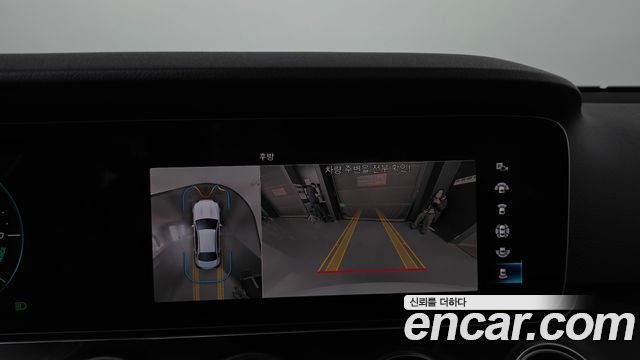 Mercedes-Benz E-Class 2022 — photo 20