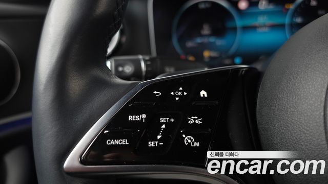 Mercedes-Benz E-Class 2022 — photo 23