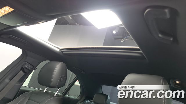 Mercedes-Benz E-Class 2022 — photo 24