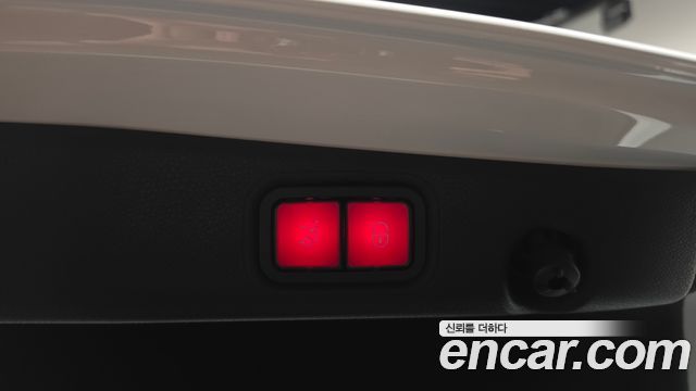 Mercedes-Benz E-Class 2022 — photo 25