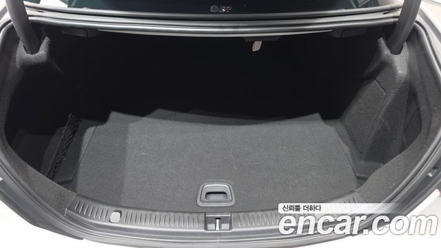Mercedes-Benz E-Class 2022 — photo 26