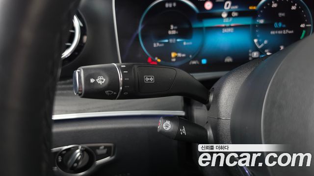 Mercedes-Benz E-Class 2022 — photo 29