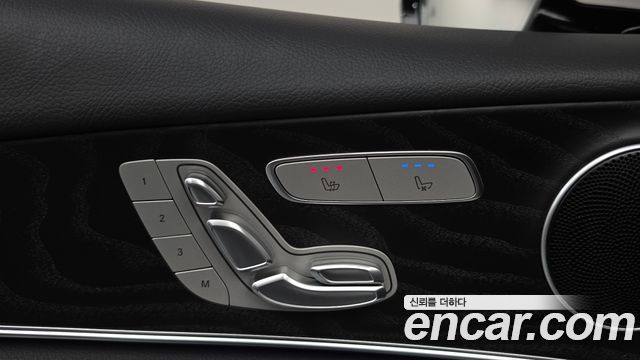 Mercedes-Benz E-Class 2022 — photo 31
