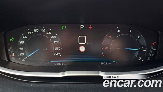 Peugeot 3008 2018 — photo 8