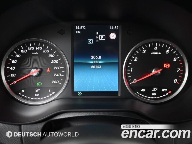 Mercedes-Benz C-Class 2019 — photo 8
