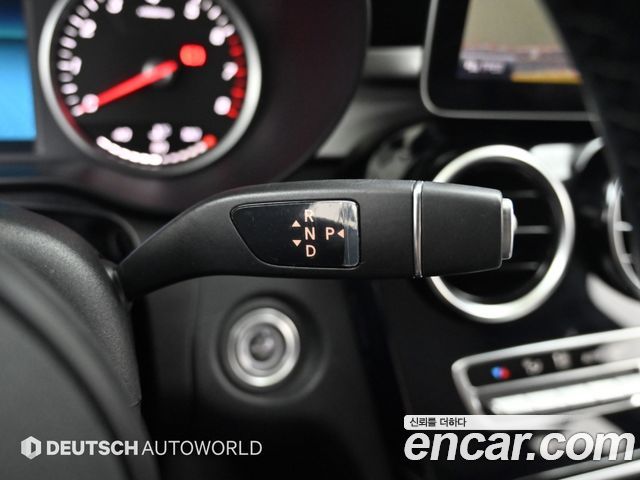 Mercedes-Benz C-Class 2019 — photo 9