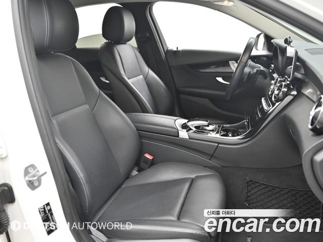Mercedes-Benz C-Class 2019 — photo 10