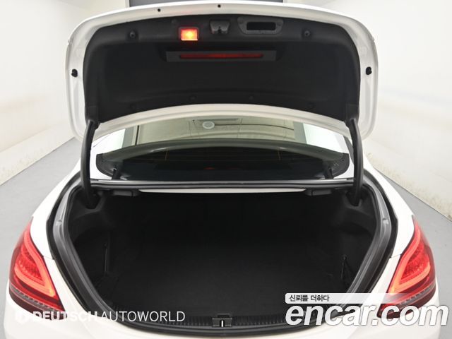 Mercedes-Benz C-Class 2019 — photo 19