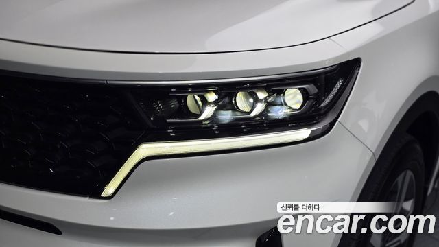 Kia Sorento 2023 — photo 8