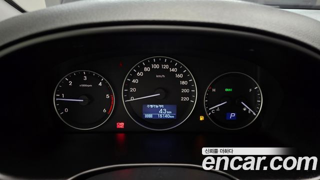 Hyundai Starex 2020 — photo 11