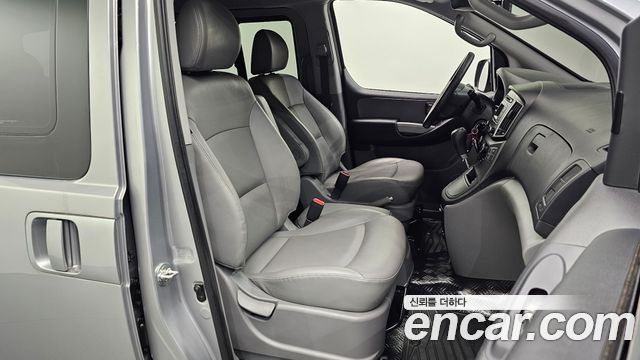 Hyundai Starex 2020 — photo 16