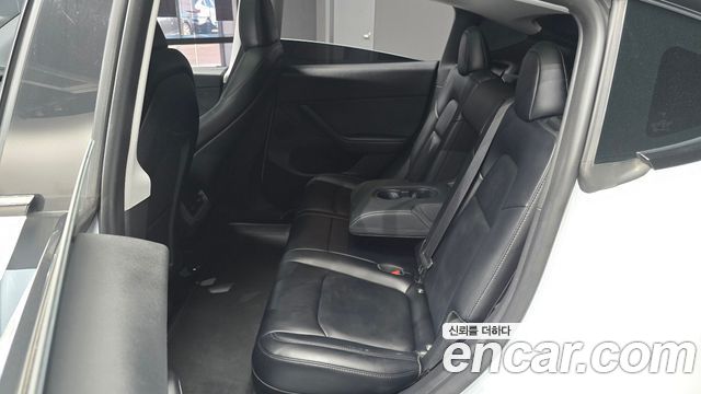 Tesla Model Y 2024 — photo 12