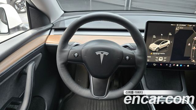 Tesla Model Y 2024 — photo 13