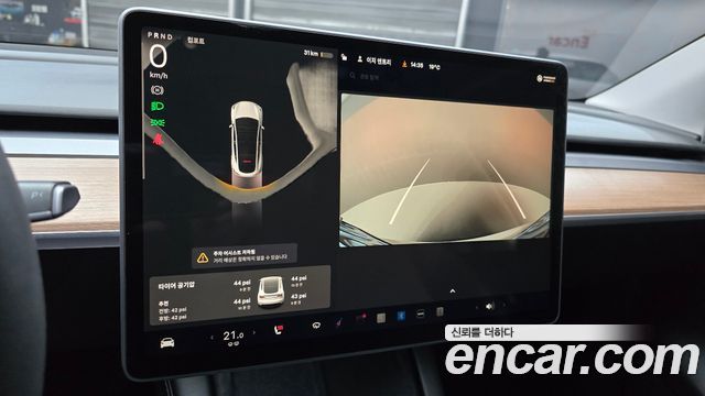 Tesla Model Y 2024 — photo 15