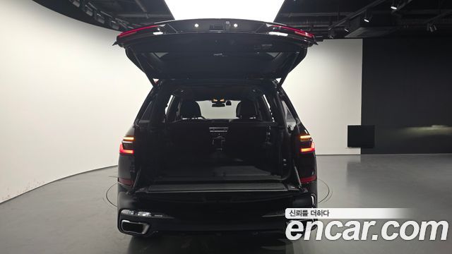 BMW X7 2025 — photo 26