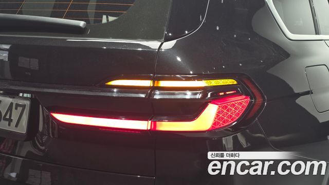 BMW X7 2025 — photo 9