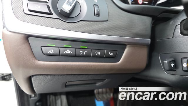 BMW 5-Series 2016 — photo 17