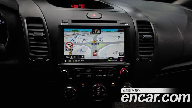 Kia K3 2015 — photo 13