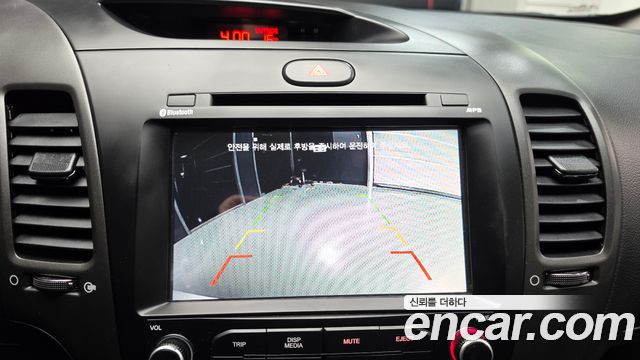 Kia K3 2015 — photo 14