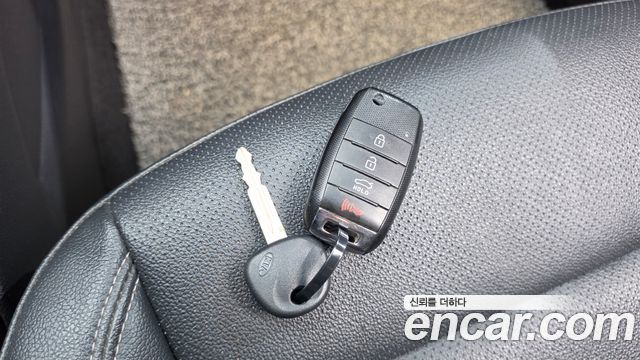 Kia K3 2015 — photo 17