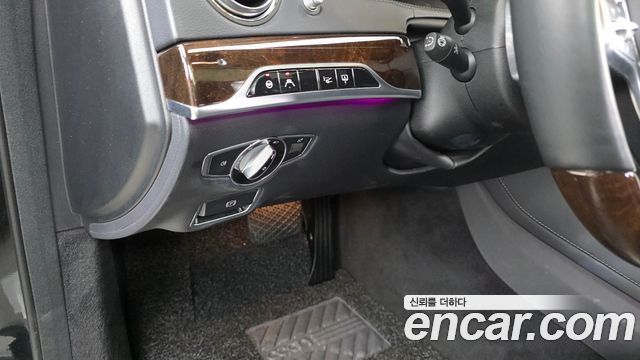 Mercedes-Benz S-Class 2019 — photo 27