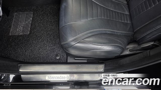 Mercedes-Benz S-Class 2019 — photo 31