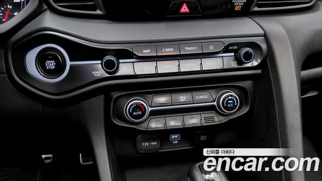 Hyundai Veloster 2021 — photo 13