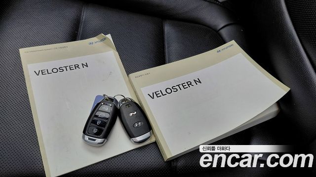 Hyundai Veloster 2021 — photo 16