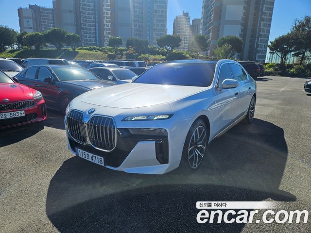 BMW 7-Series 2025 — photo 3