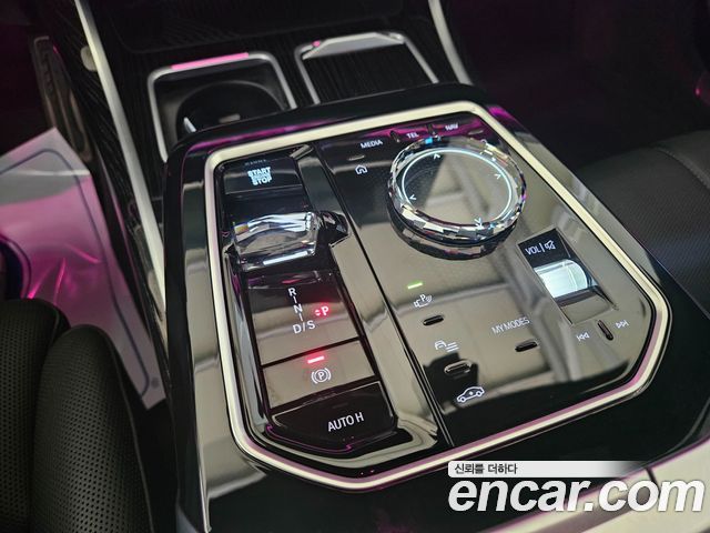BMW 7-Series 2025 — photo 7