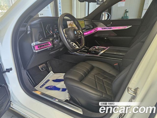 BMW 7-Series 2025 — photo 10